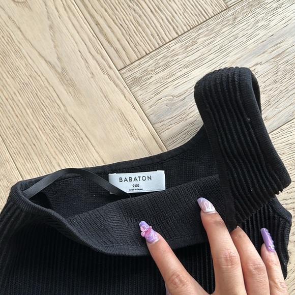 Aritzia Babaton Sculpt Knit One-Shoulder Cropped Tank in Black - Picture 4 of 4